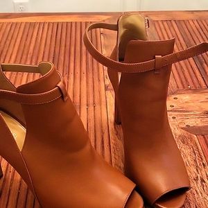 Women's size 10 Michael Kors heels